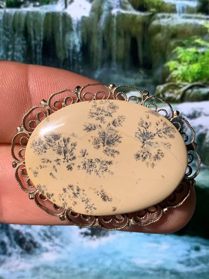Broche en agate dentrique/ dentritique - 44 mm x 35 x 12 - 13,7 gr. - (Création par Serge le lapidaire)