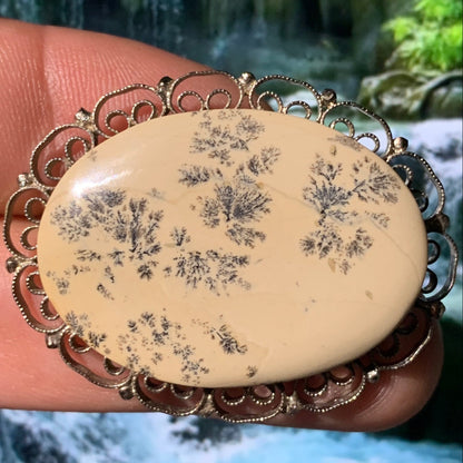 Broche en agate dentrique/ dentritique - 44 mm x 35 x 12 - 13,7 gr. - (Création par Serge le lapidaire)