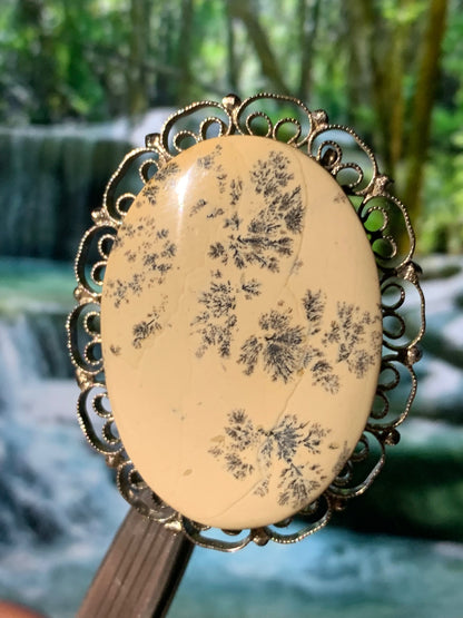 Broche en agate dentrique/ dentritique - 44 mm x 35 x 12 - 13,7 gr. - (Création par Serge le lapidaire)