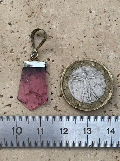Tourmaline melon d'eau/ pastèque, pendentif en Argent de 36mm de hauteur x 14 de largeur x 2. Vendu avec cordon réglable de couleur noire !