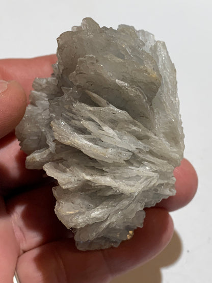 Baryte/ Barytine bleue (France) - Superbe spécimen brut de 73 mm x 62 x 45 - 219,3 gr. !