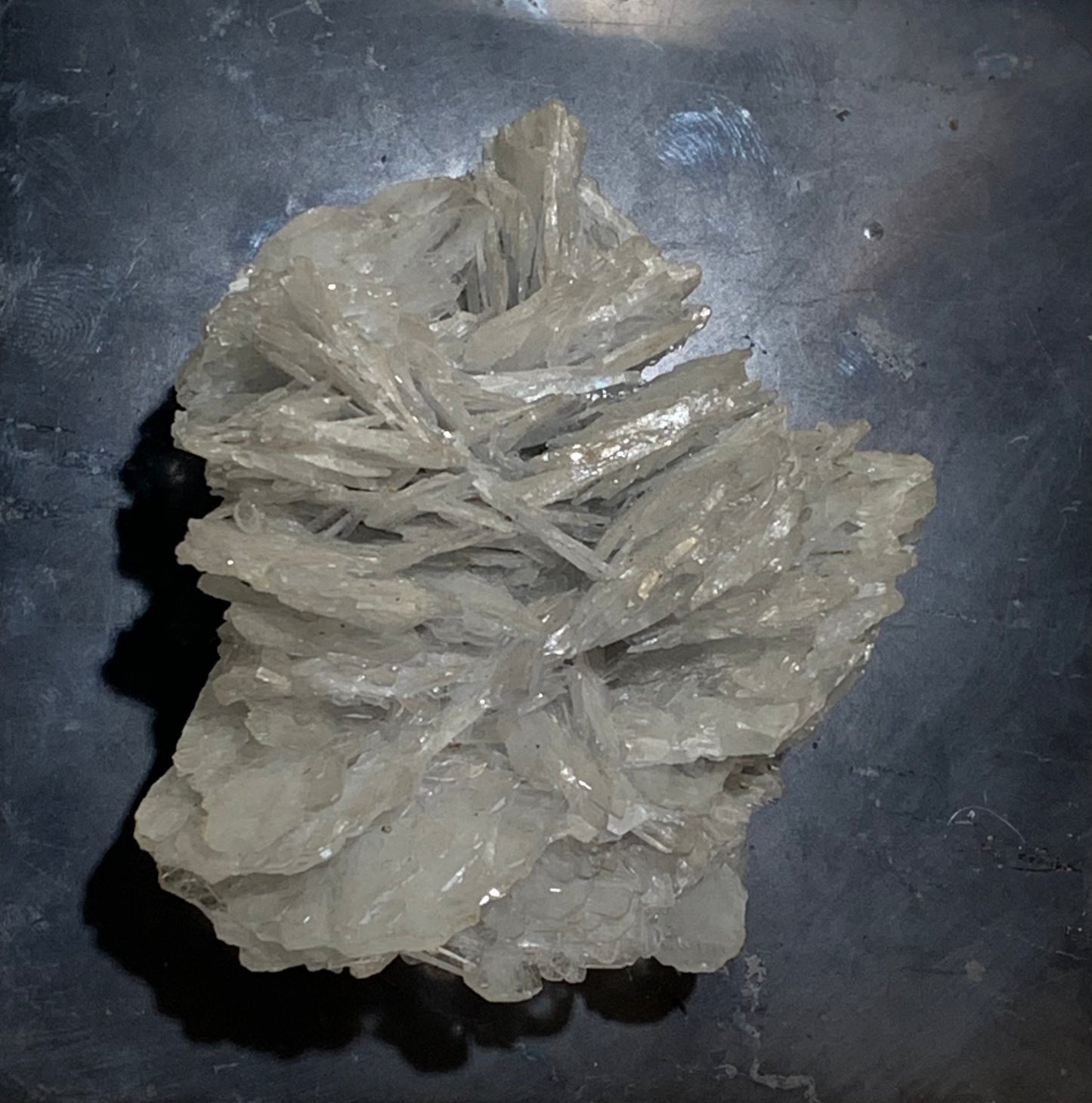 Baryte/ Barytine bleue (France) - Superbe spécimen brut de 73 mm x 62 x 45 - 219,3 gr. !