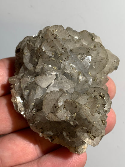 Baryte/ Barytine avec galène et chalcopyrite (France) - Superbe spécimen brut de 78 mm x 64 x 42 - 148 gr. !