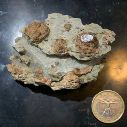 Grenat Grossulaire - Superbe spécimen brut de 60 mm x 51 x 33 - 97 gr. !