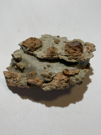 Grenat Grossulaire - Superbe spécimen brut de 60 mm x 51 x 33 - 97 gr. !
