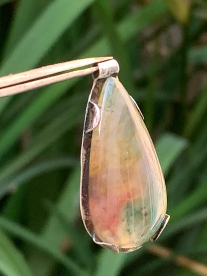 Agate mousse, pendentif en Argent de 35mm de hauteur x18 de largeur x6d'épaisseur. Vendu avec cordon réglable !