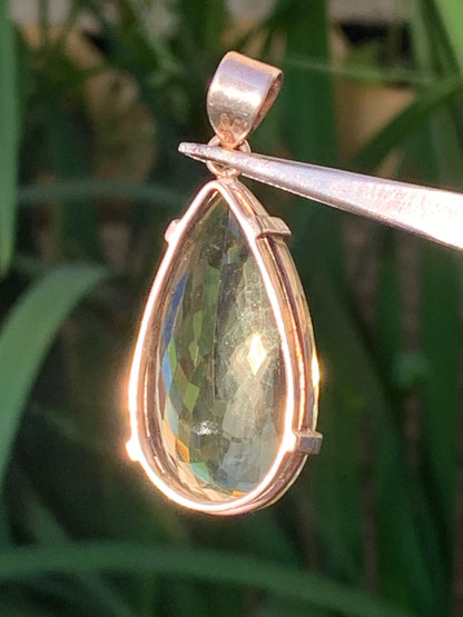 Citrine, pendentif en Argent de 47mm de hauteur x 20 de largeur x 12 d'épaisseur. Vendu avec cordon réglable !