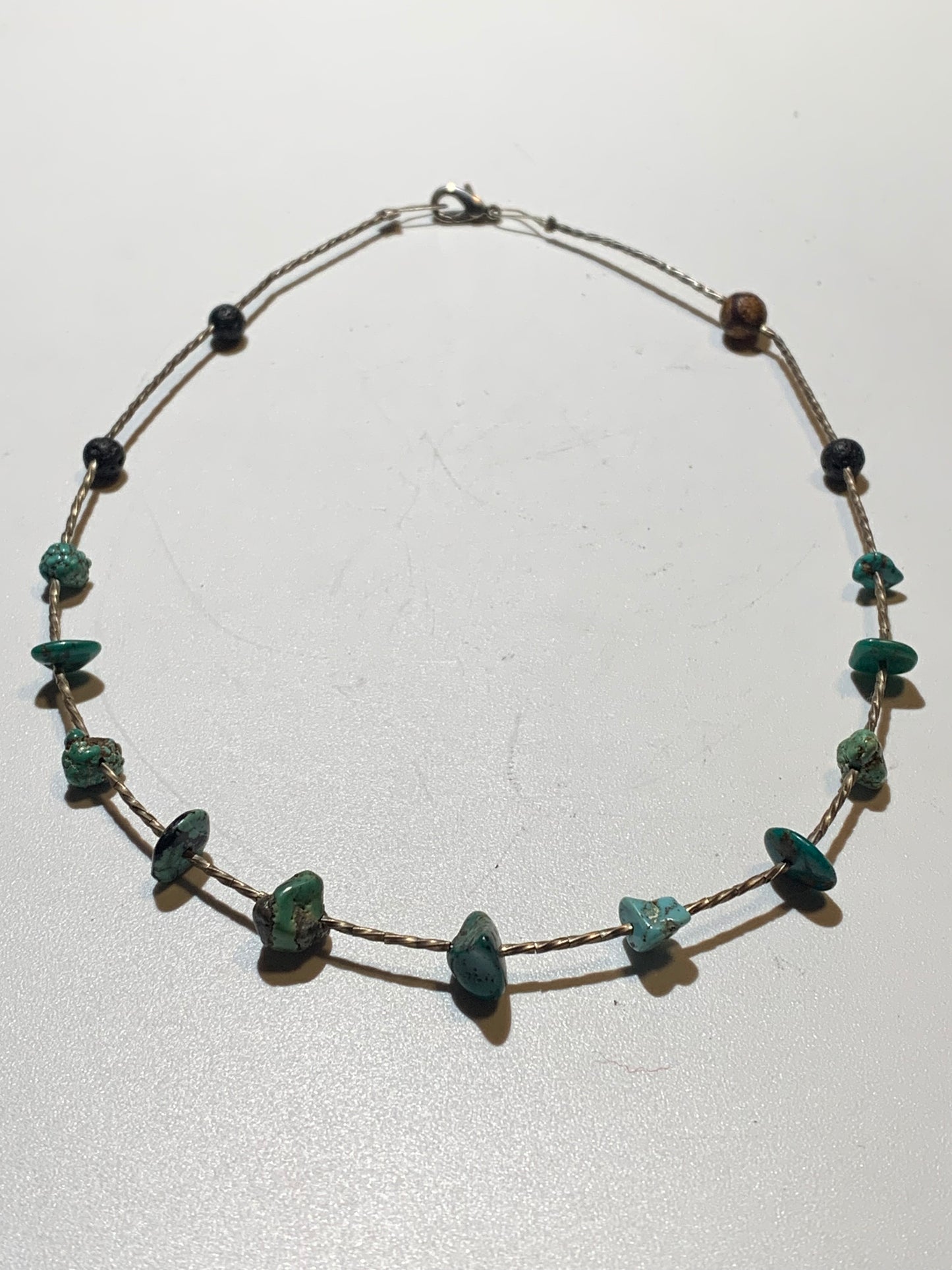 Collier créé par Zen Curiosity – Turquoise naturelle, perles baroques et fantaisie - Longueur 45 cm - Finition en Argent !