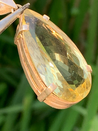 Citrine, pendentif en Argent de 47mm de hauteur x 20 de largeur x 12 d'épaisseur. Vendu avec cordon réglable !