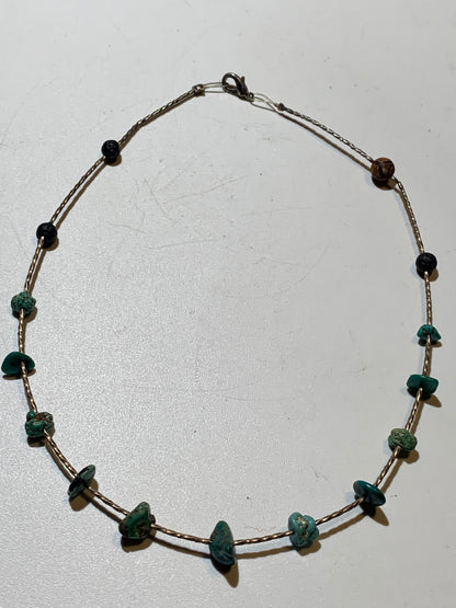 Collier créé par Zen Curiosity – Turquoise naturelle, perles baroques et fantaisie - Longueur 45 cm - Finition en Argent !