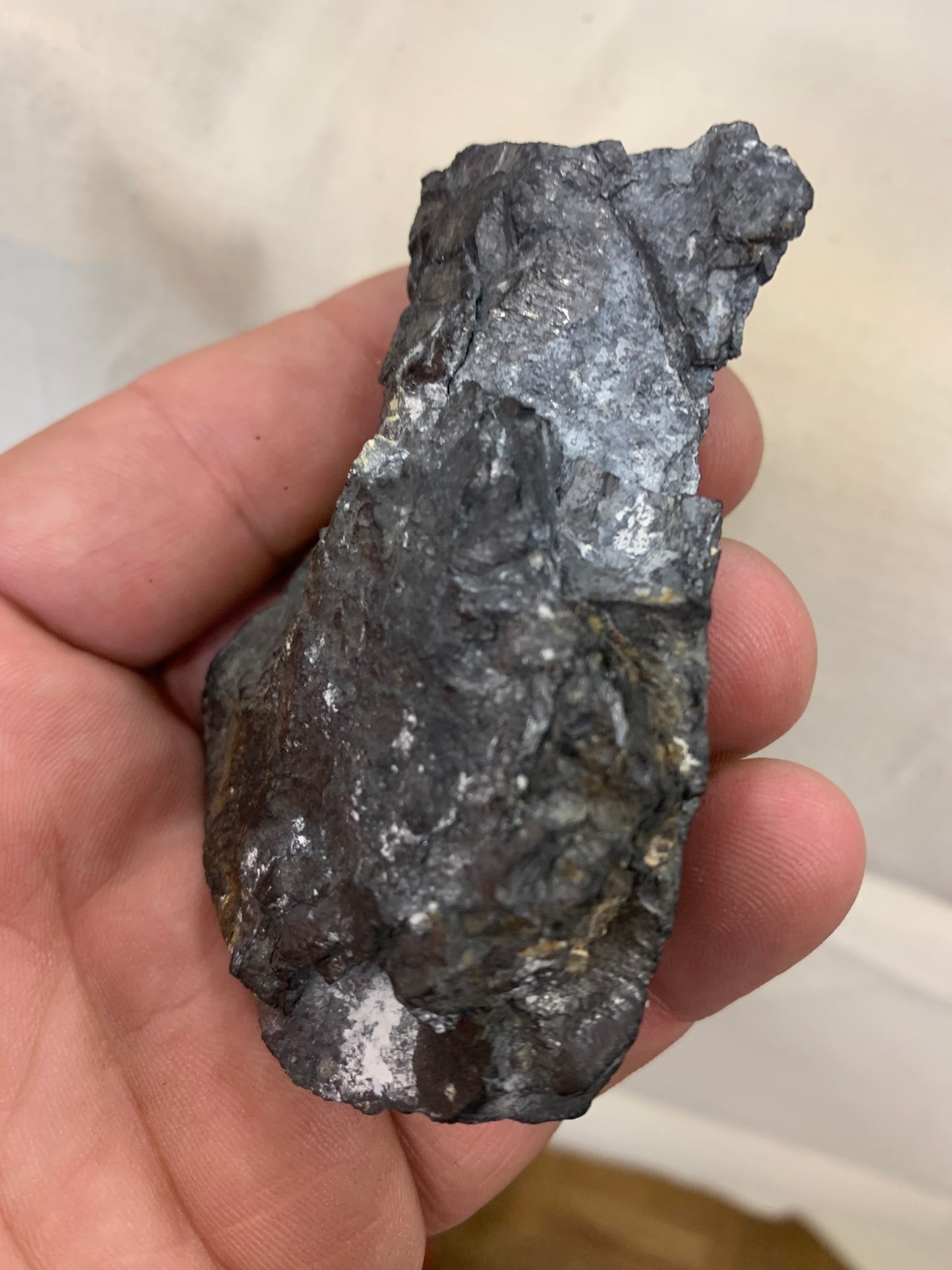 Shungite Petrovsky  – Pierre brute naturelle 75x55x25 mm, 40 g – Pièce rare et authentique !