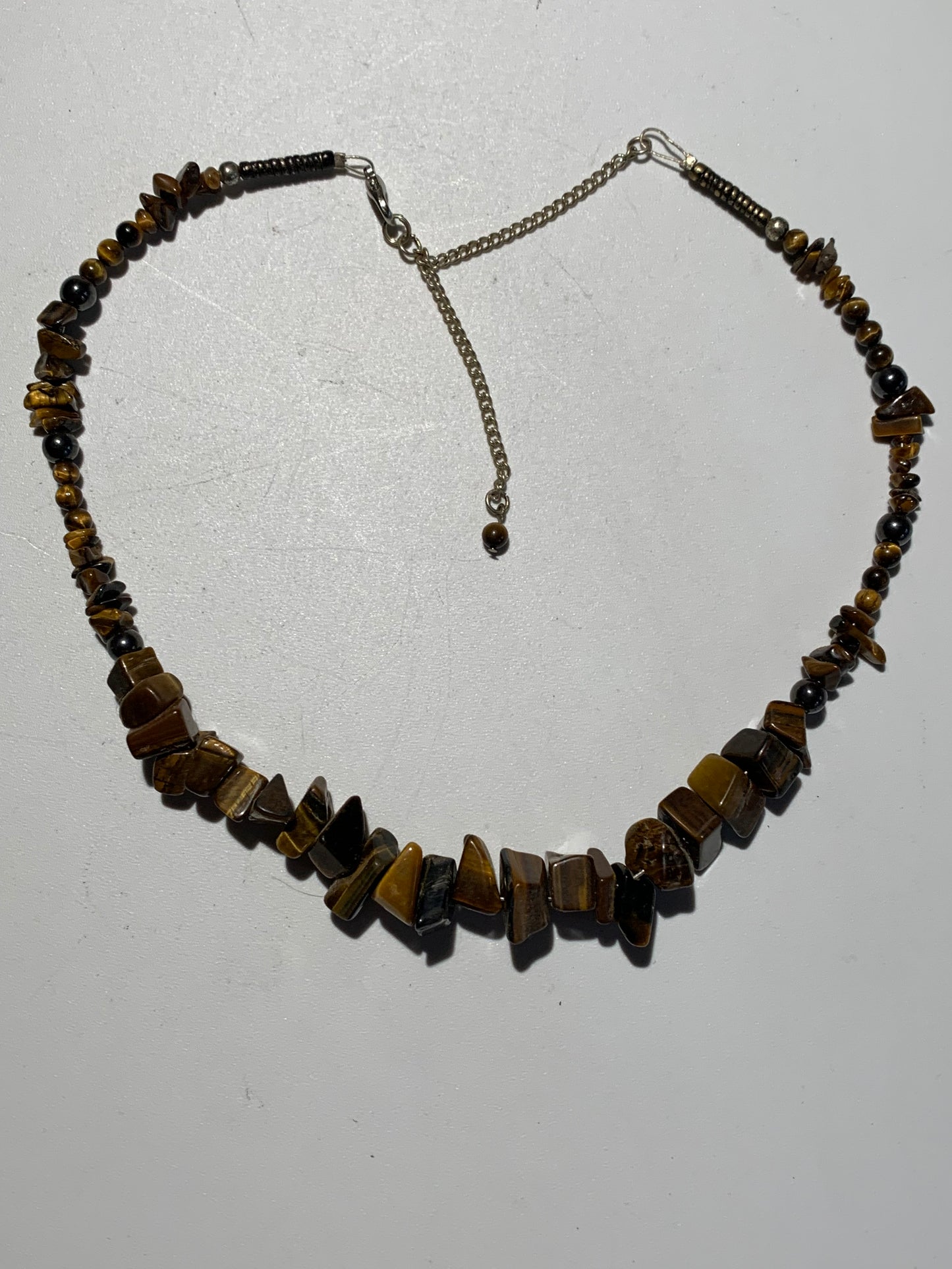 Collier créé par Zen Curiosity – Œil de tigre, perles baroques et rondes - Longueur 40 cm avec rajout de 9 cm - 3 finitions au choix