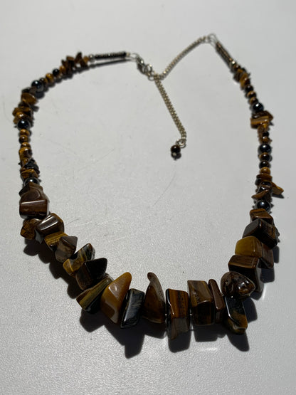 Collier créé par Zen Curiosity – Œil de tigre, perles baroques et rondes - Longueur 40 cm avec rajout de 9 cm - 3 finitions au choix