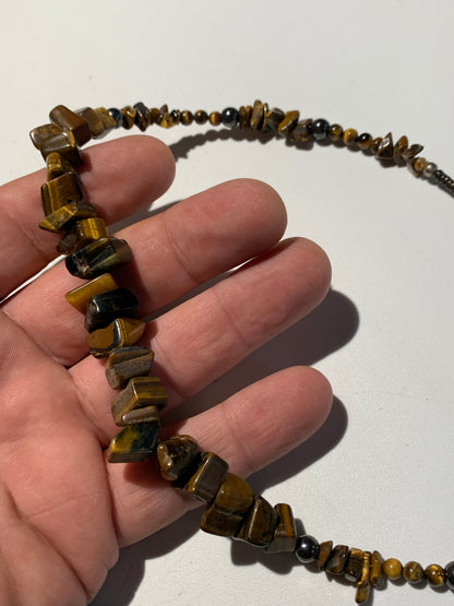 Collier créé par Zen Curiosity – Œil de tigre, perles baroques et rondes - Longueur 40 cm avec rajout de 9 cm - 3 finitions au choix
