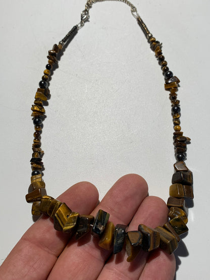Collier créé par Zen Curiosity – Œil de tigre, perles baroques et rondes - Longueur 40 cm avec rajout de 9 cm - 3 finitions au choix