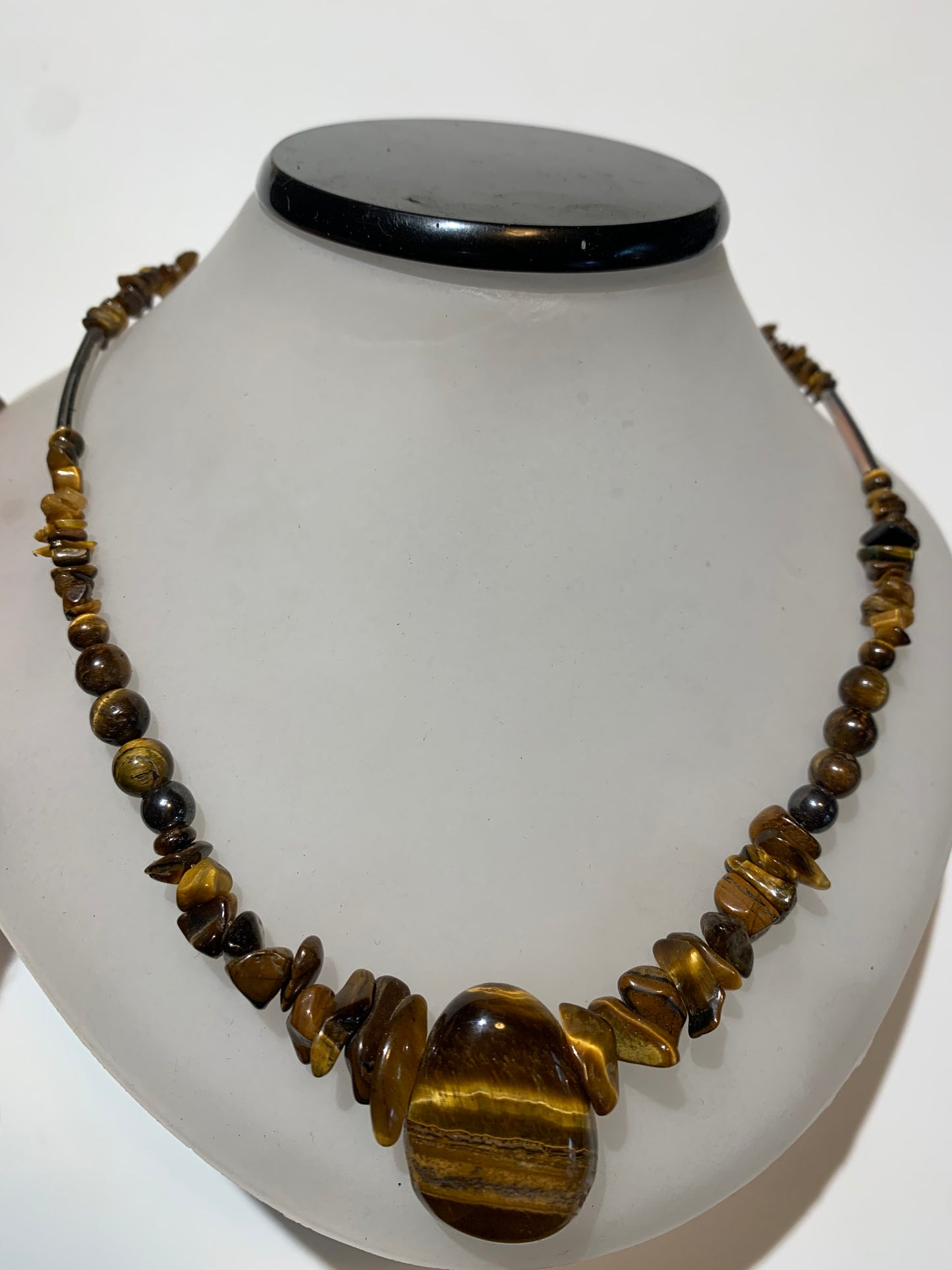 Collier créé par Zen Curiosity – Œil de tigre, perles baroques et rondes - Longueur 42 cm - 3 finitions au choix