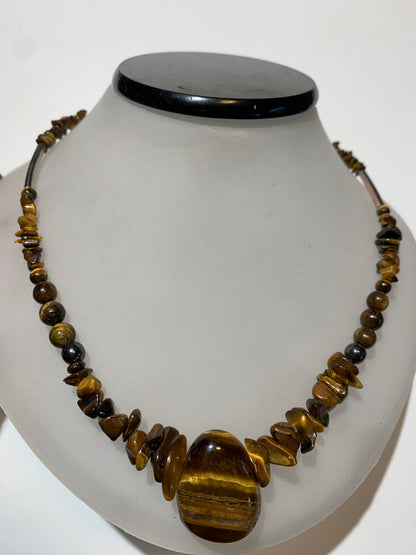 Collier créé par Zen Curiosity – Œil de tigre, perles baroques et rondes - Longueur 42 cm - 3 finitions au choix