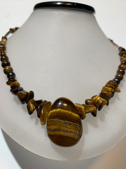 Collier créé par Zen Curiosity – Œil de tigre, perles baroques et rondes - Longueur 42 cm - 3 finitions au choix