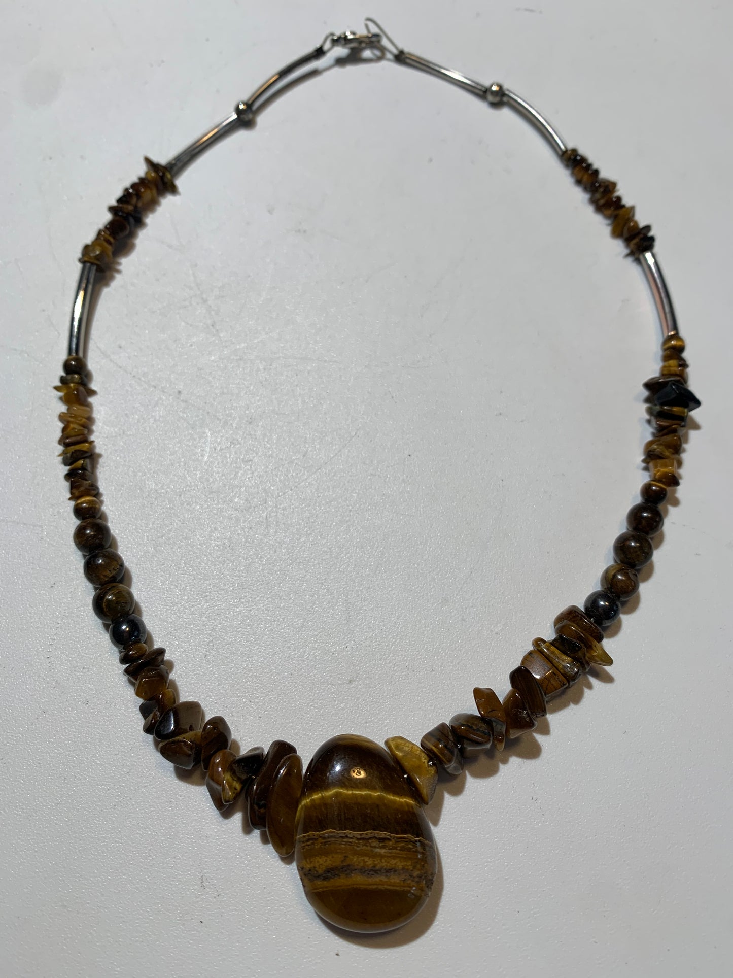 Collier créé par Zen Curiosity – Œil de tigre, perles baroques et rondes - Longueur 42 cm - 3 finitions au choix