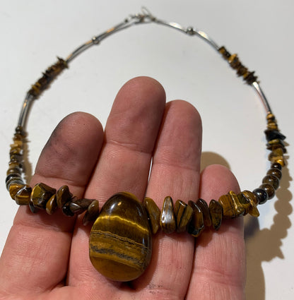 Collier créé par Zen Curiosity – Œil de tigre, perles baroques et rondes - Longueur 42 cm - 3 finitions au choix