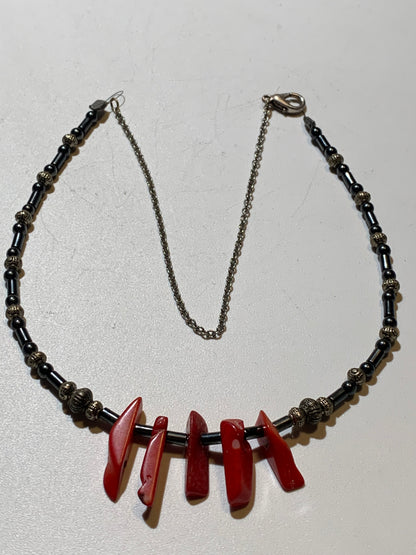 Collier créé par Zen Curiosity – Corail et hématite, perles baroques et fantaisies - Longueur 53 cm - 3 finitions au choix
