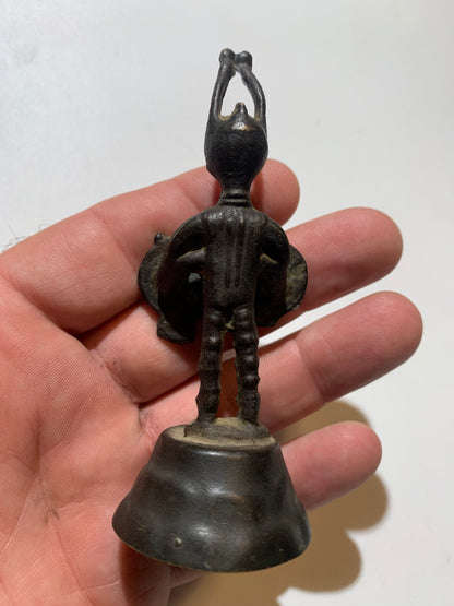 Statuette ancienne d'Afrique en métal - 10 cm de haut - 73 g . - Superbe pièce !