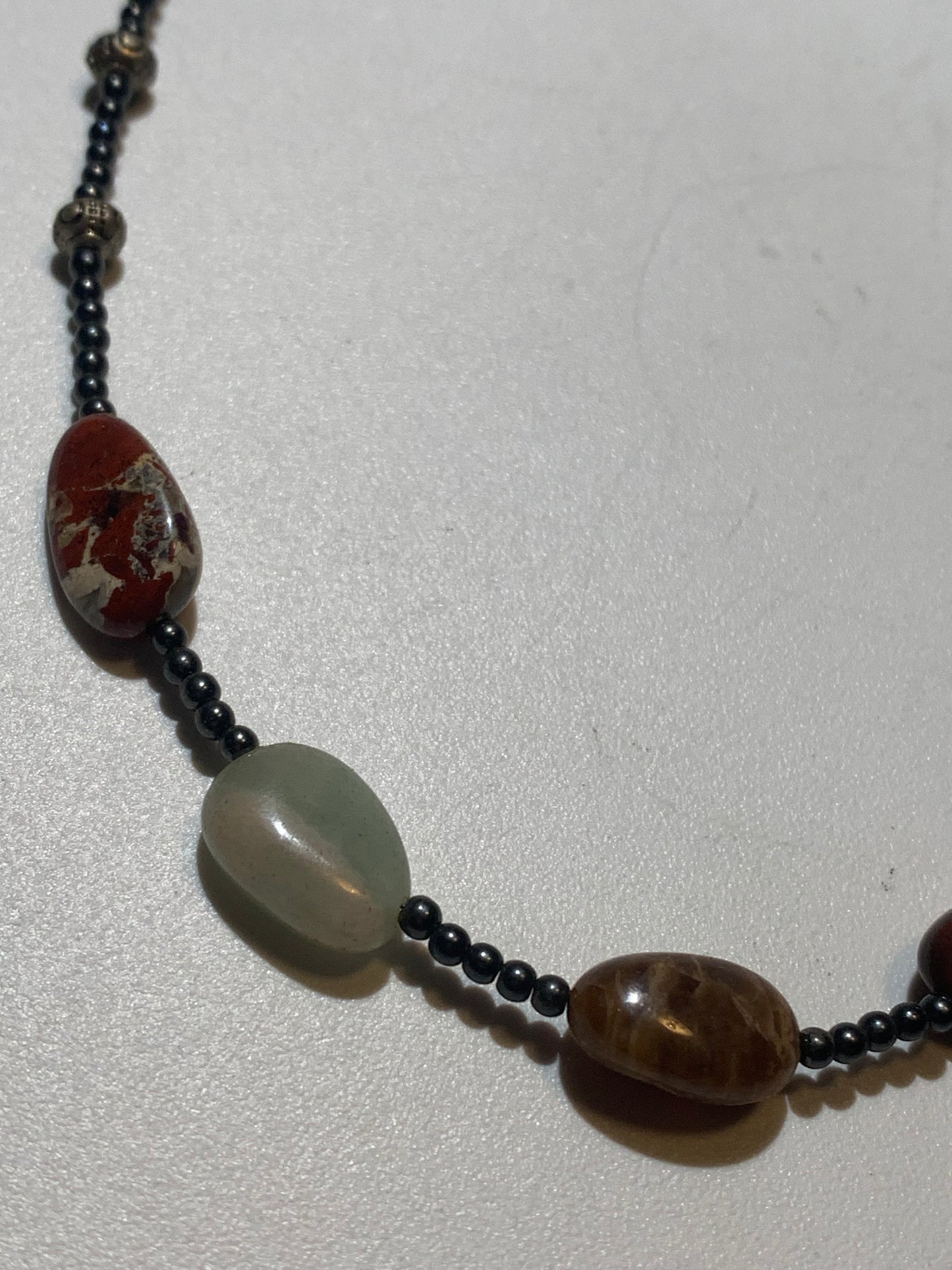 Collier créé par Zen Curiosity – Agate et hématite, perles gros grains et rondes - Longueur 44 cm - 3 finitions au choix