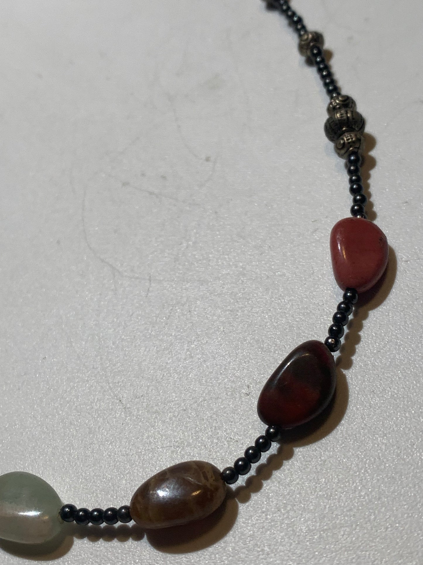 Collier créé par Zen Curiosity – Agate et hématite, perles gros grains et rondes - Longueur 44 cm - 3 finitions au choix