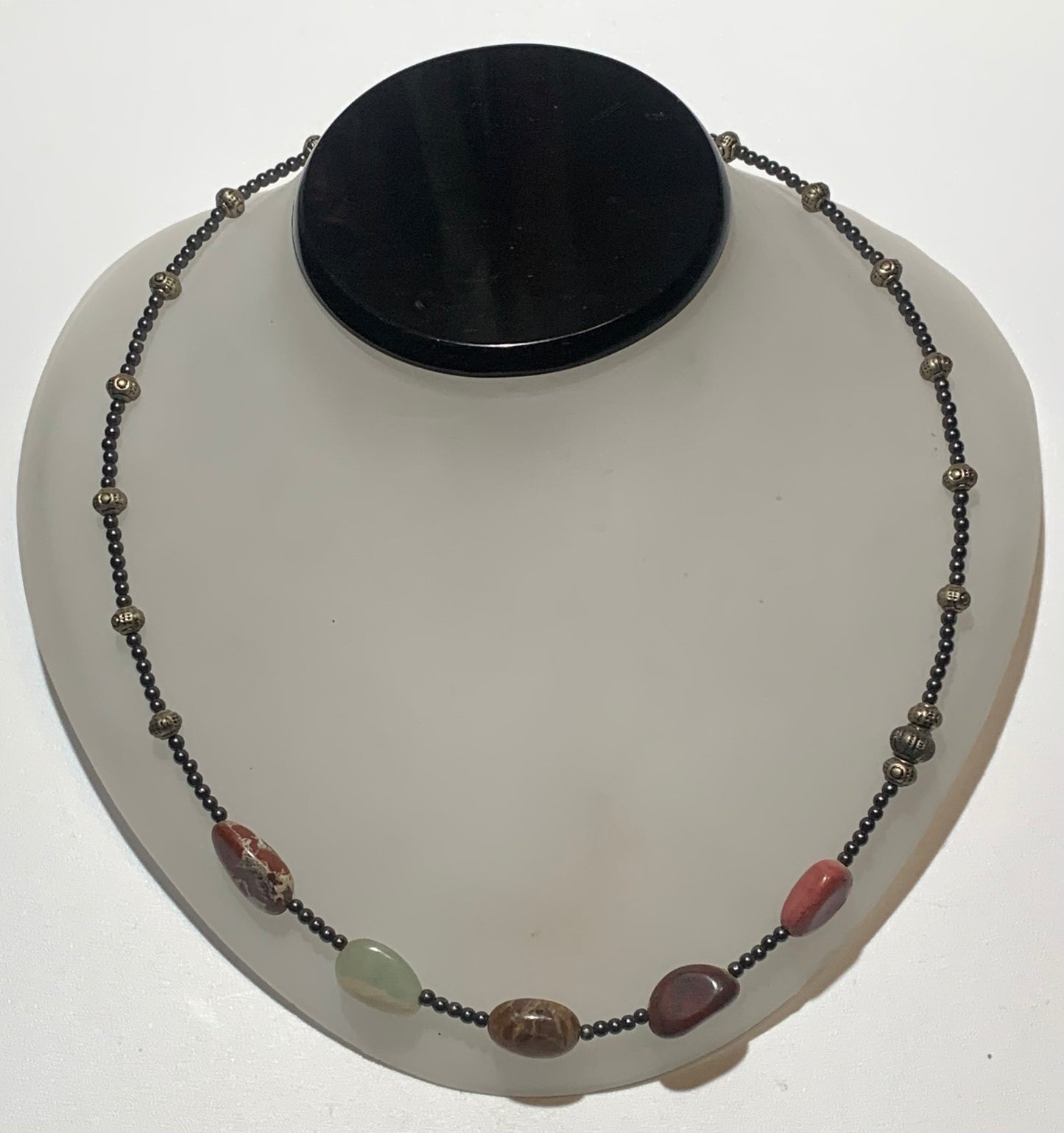 Collier créé par Zen Curiosity – Agate et hématite, perles gros grains et rondes - Longueur 44 cm - 3 finitions au choix