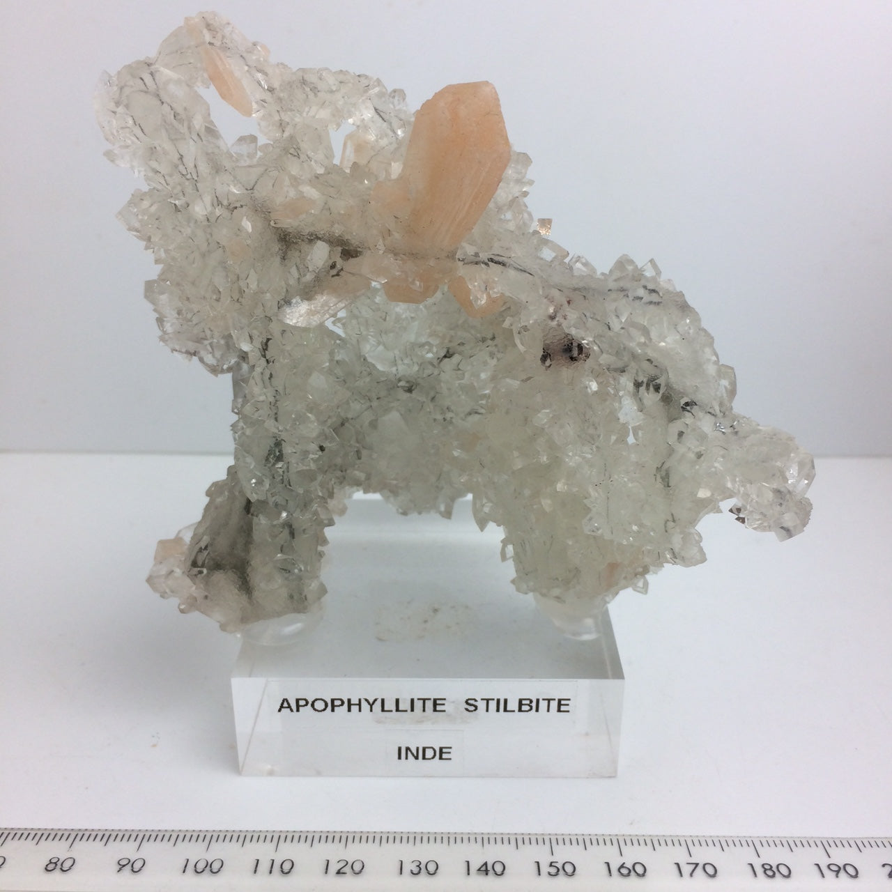 Apophyllite avec Stilbite sur socle – Superbe spécimen naturel, pièce de collection - 📽️ Vidéo disponible
