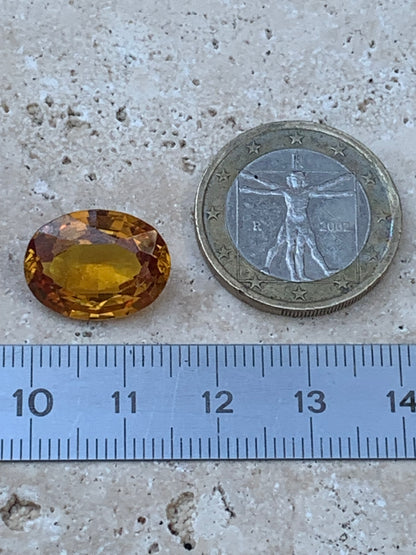 Citrine chauffée, pierre taillée de 16mm x12 x 7 - 10,5 carats. Parfait en bijouterie, collection ,exposition, etc