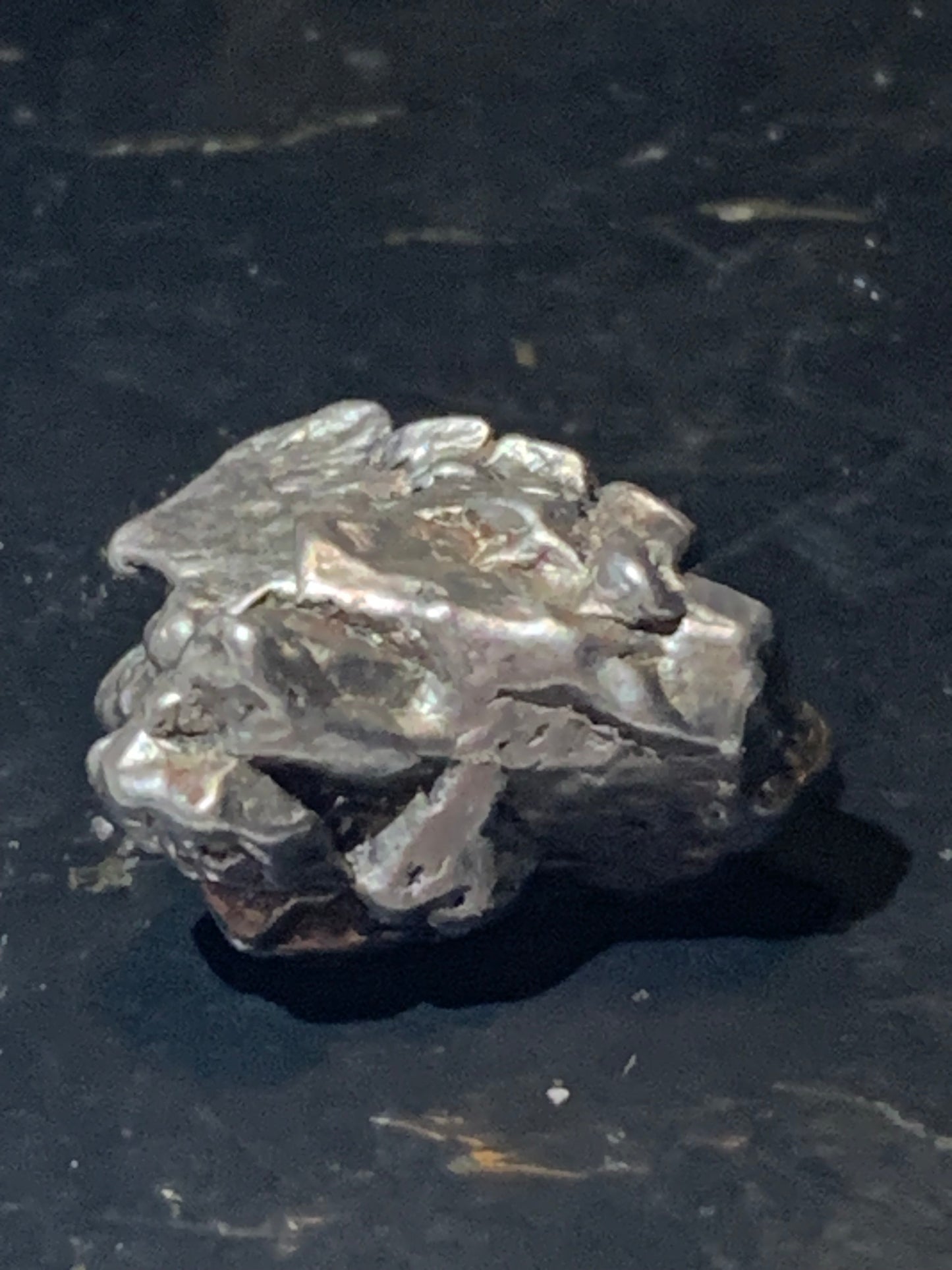 Météorite Campo Del Cielo d'Argentine de 18x15x10 mm - 5,8 gr. Très belle qualité, morceau entier et compact !