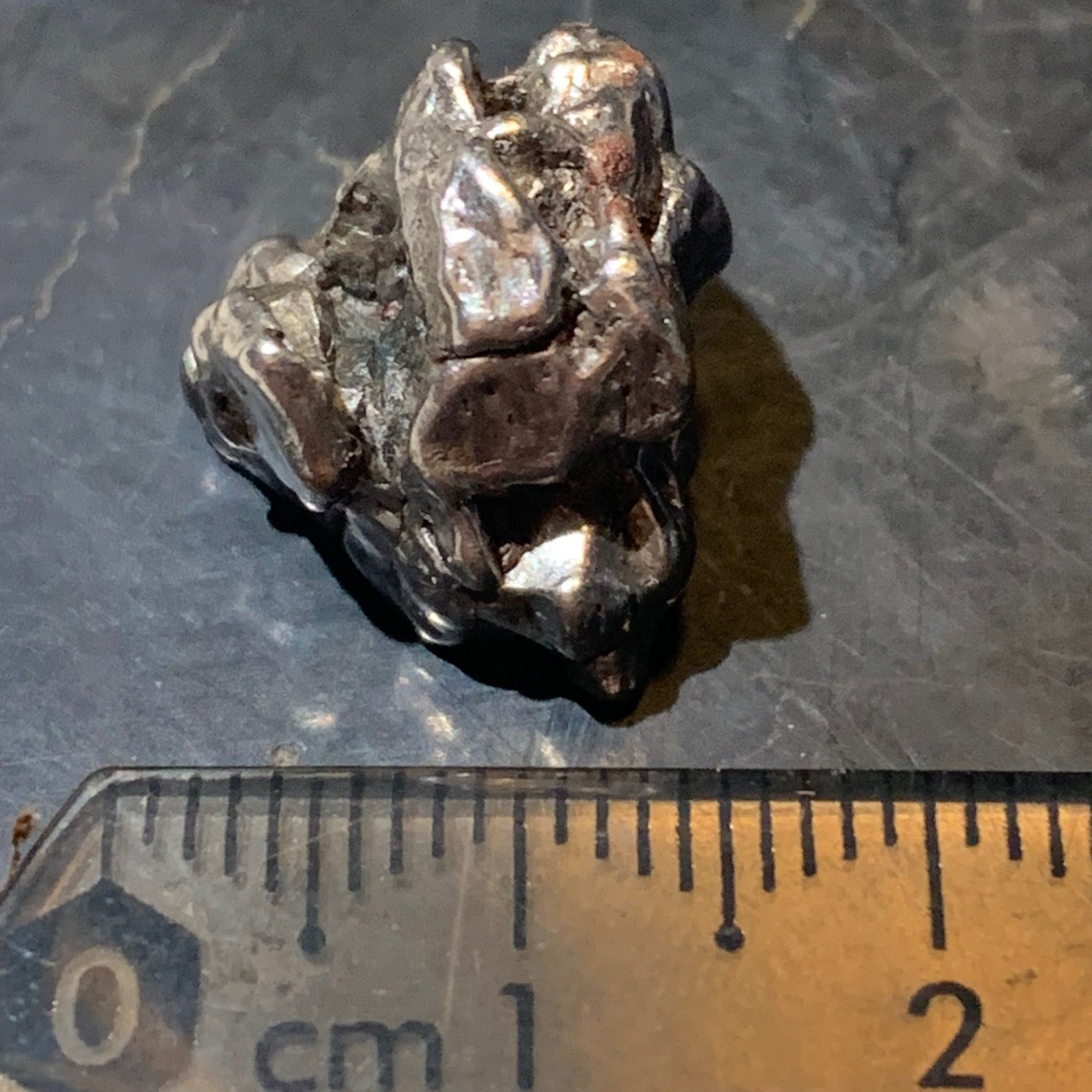 Météorite Campo Del Cielo d'Argentine de 17x15x12 mm - 7,6 gr. Très belle qualité, morceau entier et compact !
