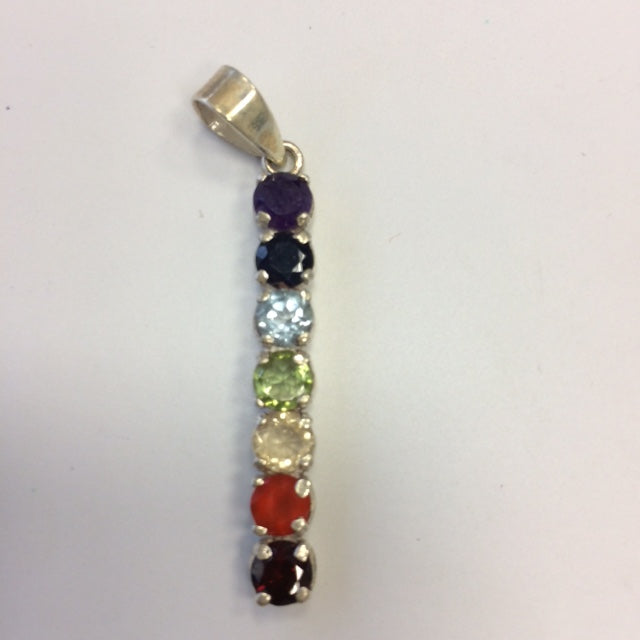 Pendentif '7 chakras' en Argent 0.925, pierres de qualité 'gemme', sertis de 55 millimètres de hauteur x 5 x 4 millimètres. Superbe pièce, parfait !