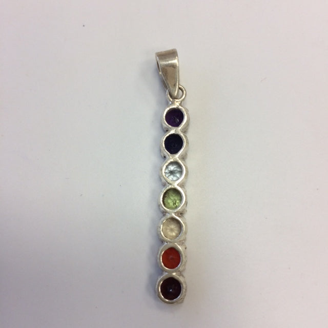 Pendentif '7 chakras' en Argent 0.925, pierres de qualité 'gemme', sertis de 55 millimètres de hauteur x 5 x 4 millimètres. Superbe pièce, parfait !