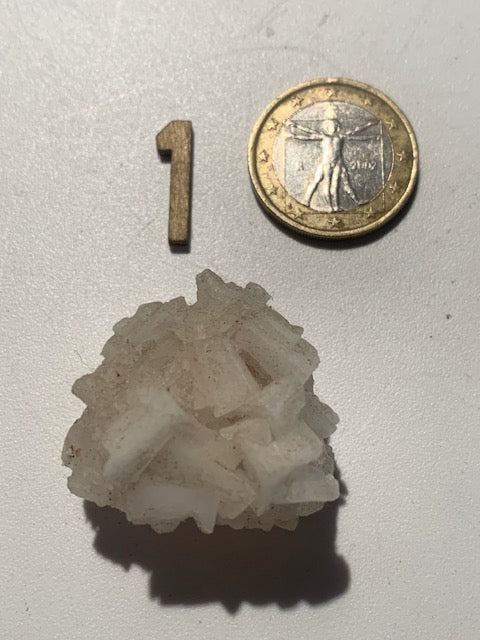 Halite, minéral naturel composé de chlorure de sodium (NaCl), plus connu sous le nom de sel gemme - 2 pièces au choix !