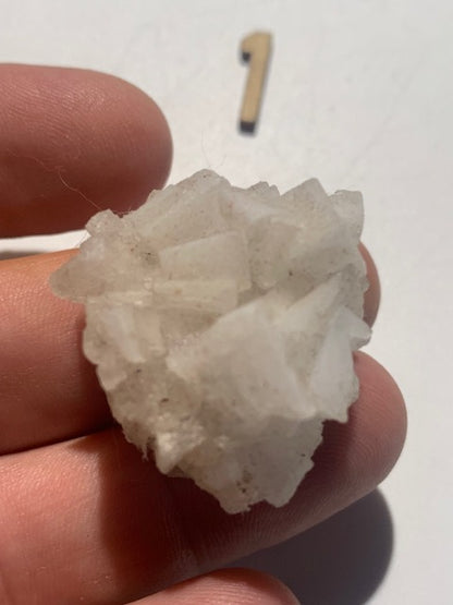 Halite, minéral naturel composé de chlorure de sodium (NaCl), plus connu sous le nom de sel gemme - 2 pièces au choix !