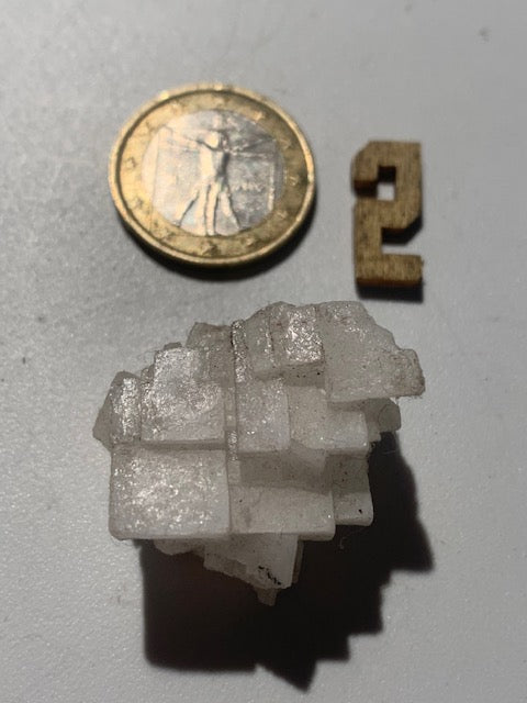 Halite, minéral naturel composé de chlorure de sodium (NaCl), plus connu sous le nom de sel gemme - 2 pièces au choix !