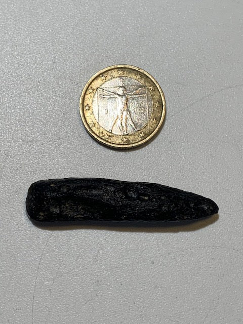 Tectite du Vietnam - 48 mm x 12 x 9 - 6,8 gr. - Famille des Météorites