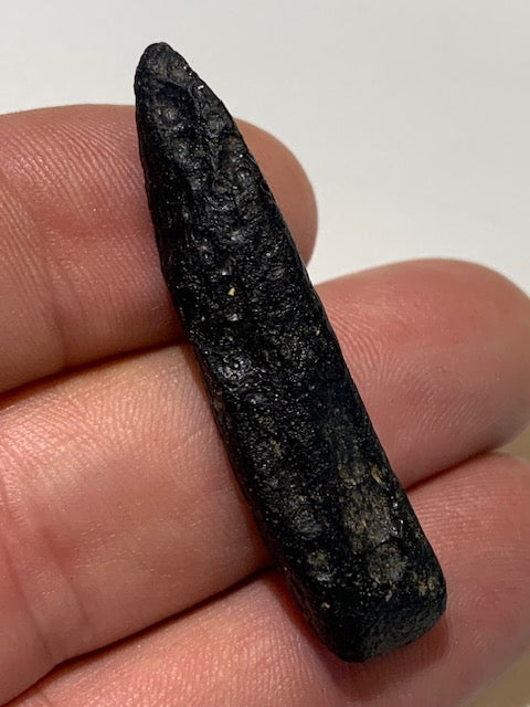 Tectite du Vietnam - 48 mm x 12 x 9 - 6,8 gr. - Famille des Météorites