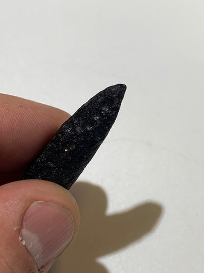 Tectite du Vietnam - 48 mm x 12 x 9 - 6,8 gr. - Famille des Météorites