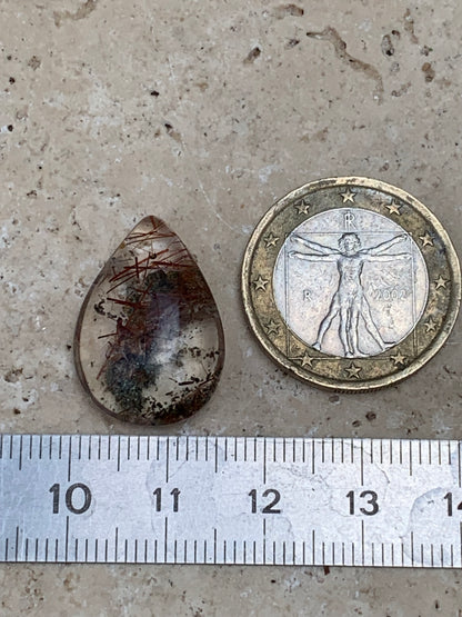 Cristal de roche 'Lodolite', cabochon de 22mm x16 x 7 - 15 carats. Parfait en bijouterie, collection ,exposition, etc