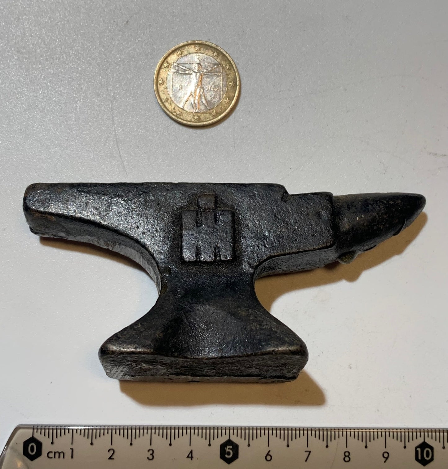 Enclume ancienne de bijoutier, faite en fonte – 10 cm × 4 x 3,5 cm – 323 grammes