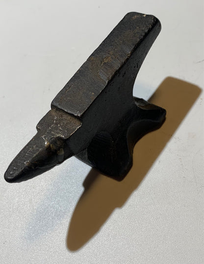 Enclume ancienne de bijoutier, faite en fonte – 10 cm × 4 x 3,5 cm – 323 grammes