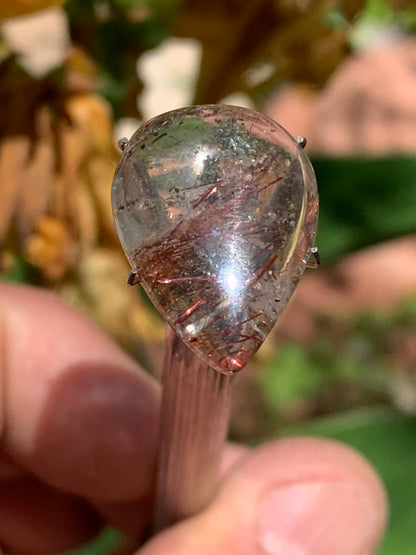 Cristal de roche 'Lodolite', cabochon de 22mm x16 x 7 - 15 carats. Parfait en bijouterie, collection ,exposition, etc