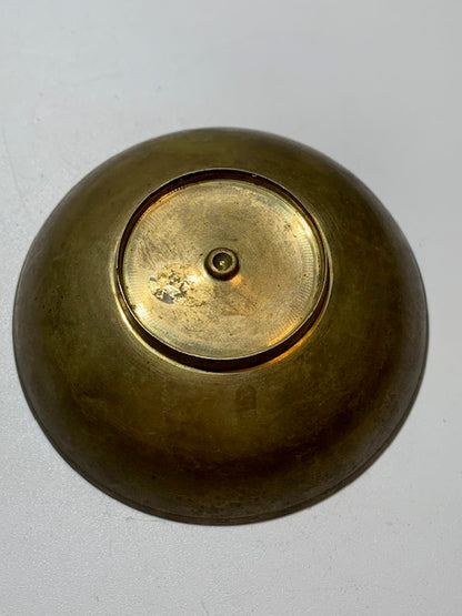 Coupelle de bijoutier avec gravure d'un paon et de motifs floraux peints à la main, fait en laiton – 10 cm × 3 cm – 84 grammes