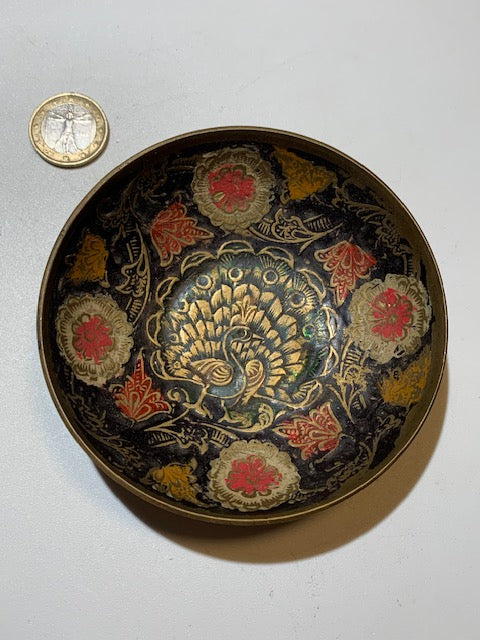 Coupelle de bijoutier avec gravure d'un paon et de motifs floraux peints à la main, fait en laiton – 10 cm × 3 cm – 84 grammes