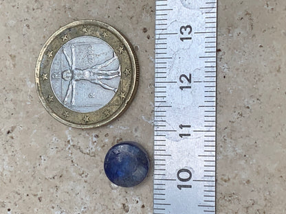 Cyanite disthène, cabochon de 10mm de diamètre x 5 - 4,5 carats. Parfait en bijouterie, collection, exposition...