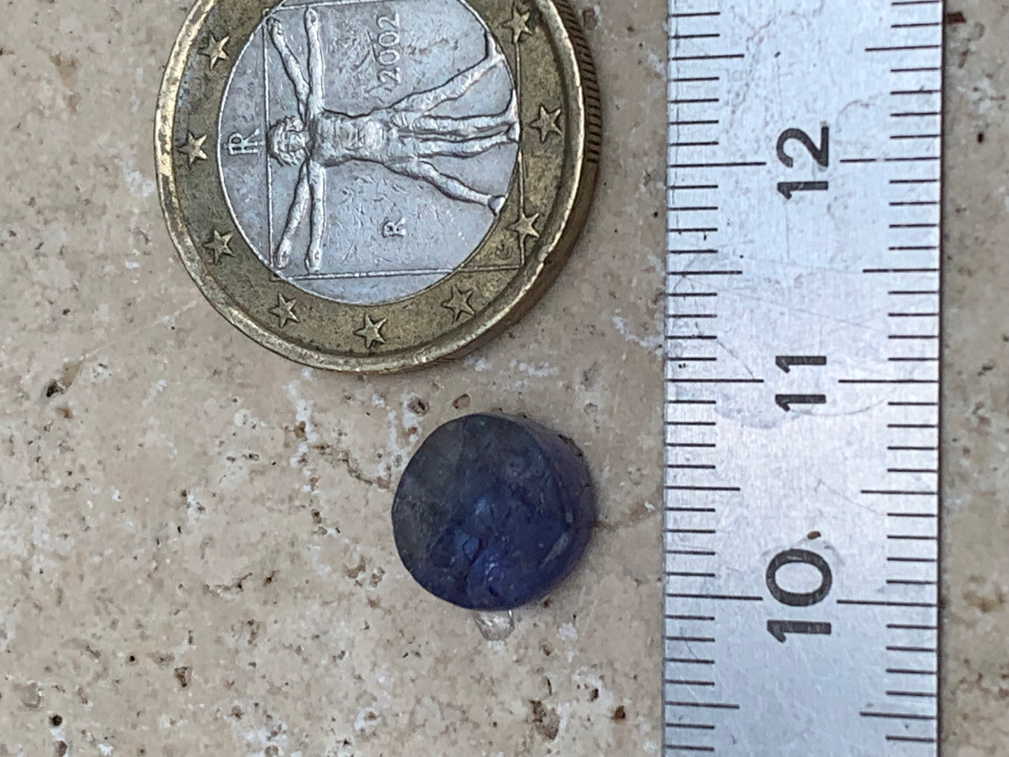 Cyanite disthène, cabochon de 10mm de diamètre x 5 - 4,5 carats. Parfait en bijouterie, collection, exposition...