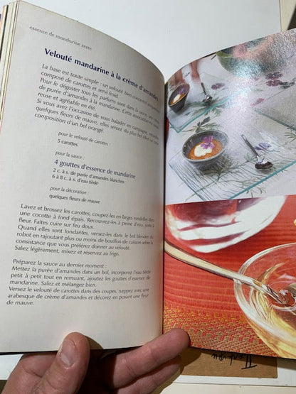 Livre relié : Cuisiner avec les huiles essentielles par Emmanuel et Valérie Cupillard | Chez les Editions La Plage